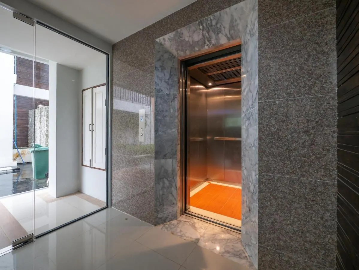Апартаменты Naithon Beachfront Condotel