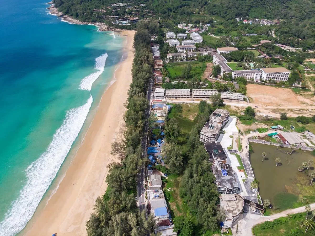 Naithon Beachfront Condotel Апартаменты Най-Тон-Бич
